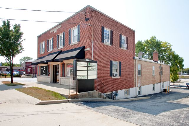 148 S Northwest Highway 103, Barrington, IL 60010