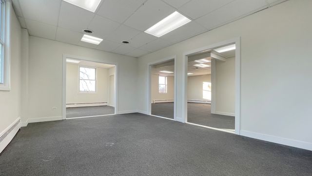 148 S Northwest Highway 103, Barrington, IL 60010