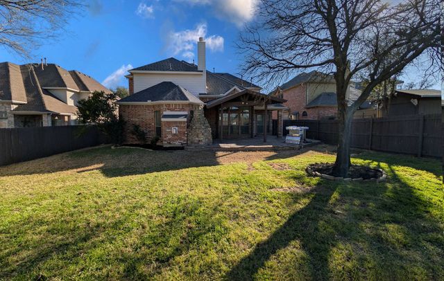 907 Greenfield Court, Kennedale, TX 76060