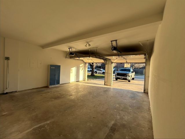 907 Greenfield Court, Kennedale, TX 76060