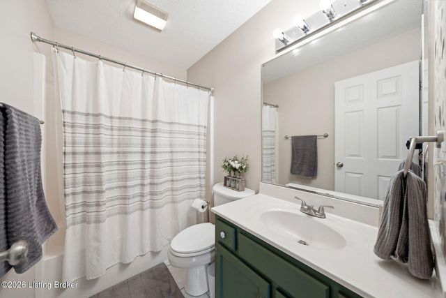 5118 Silverton Ln, Louisville, KY 40241