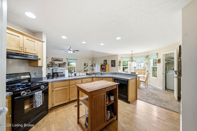 5118 Silverton Ln, Louisville, KY 40241
