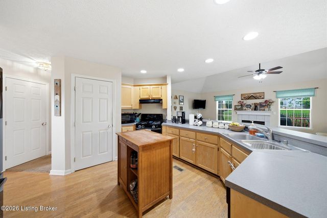 5118 Silverton Ln, Louisville, KY 40241