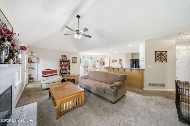 5118 Silverton Ln, Louisville, KY 40241