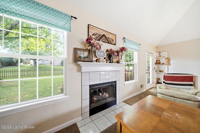 5118 Silverton Ln, Louisville, KY 40241