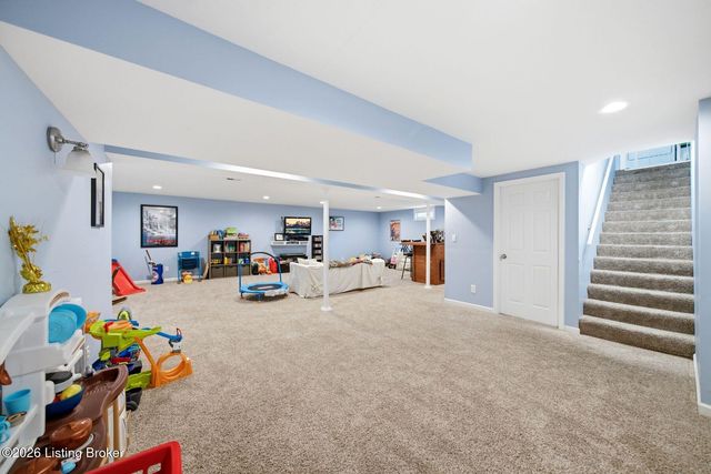 5118 Silverton Ln, Louisville, KY 40241