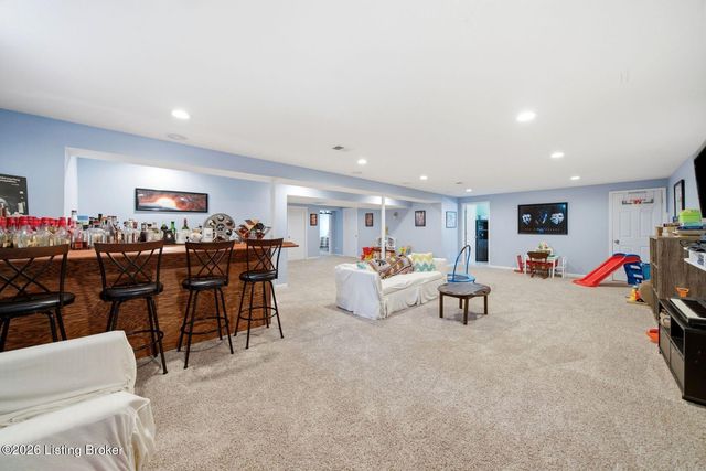 5118 Silverton Ln, Louisville, KY 40241