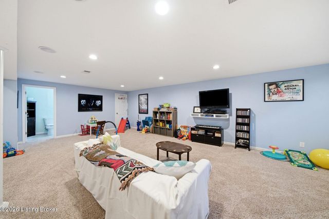 5118 Silverton Ln, Louisville, KY 40241