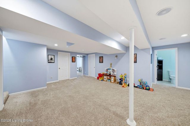5118 Silverton Ln, Louisville, KY 40241