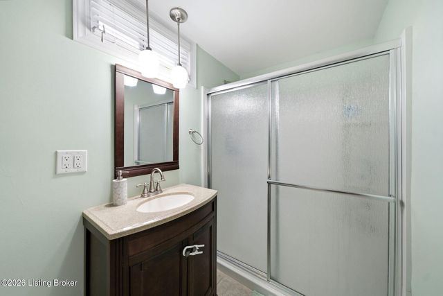 5118 Silverton Ln, Louisville, KY 40241