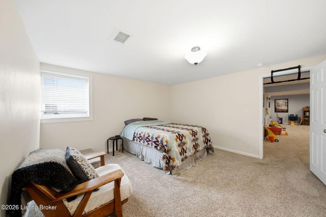 5118 Silverton Ln, Louisville, KY 40241