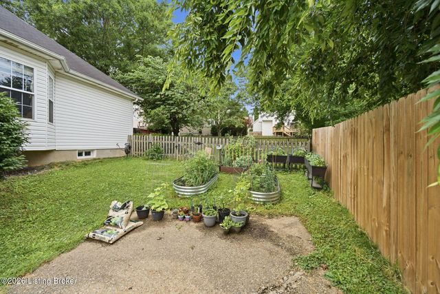 5118 Silverton Ln, Louisville, KY 40241