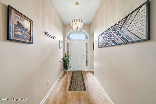 5118 Silverton Ln, Louisville, KY 40241
