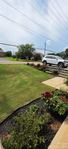 1007 S Ridge Avenue, Kannapolis, NC 28083