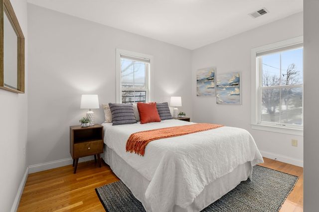 132 Warren St B, Arlington, MA 02474