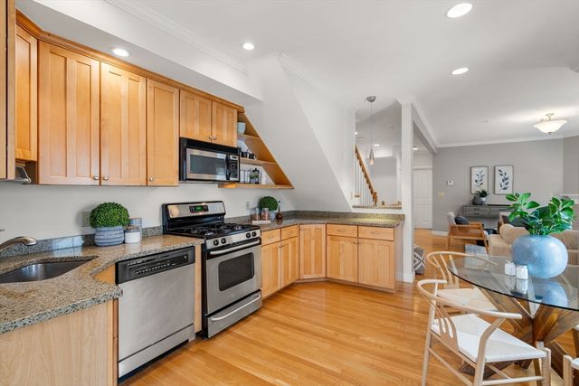 132 Warren St B, Arlington, MA 02474