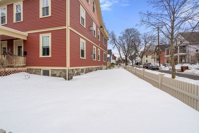 132 Warren St B, Arlington, MA 02474