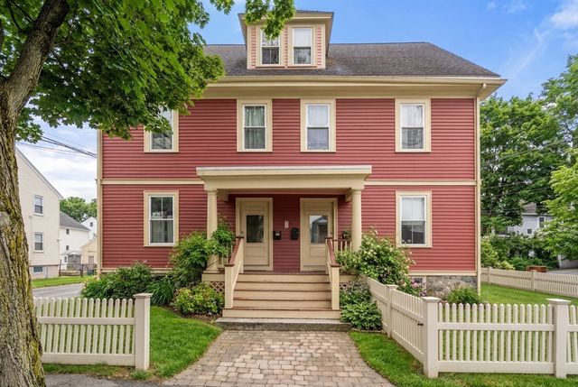 132 Warren St B, Arlington, MA 02474