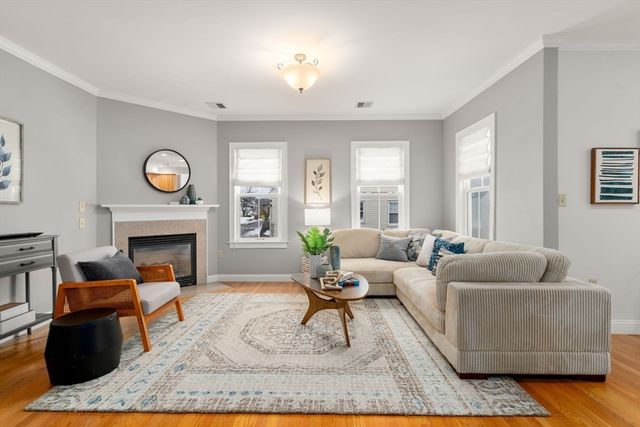 132 Warren St B, Arlington, MA 02474