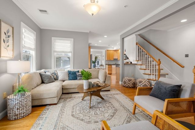 132 Warren St B, Arlington, MA 02474