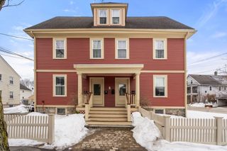 132 Warren St B, Arlington, MA 02474