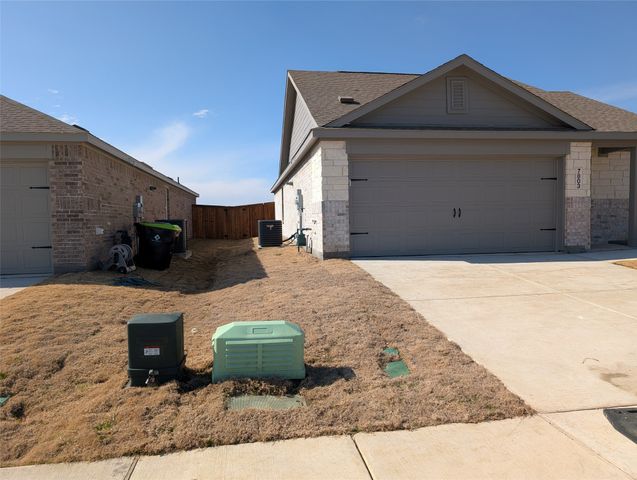 7803 Bent Gale Road, Pilot Point, TX 76258