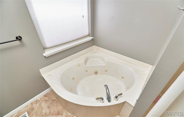 11264 Village Drive, Foristell, MO 63348