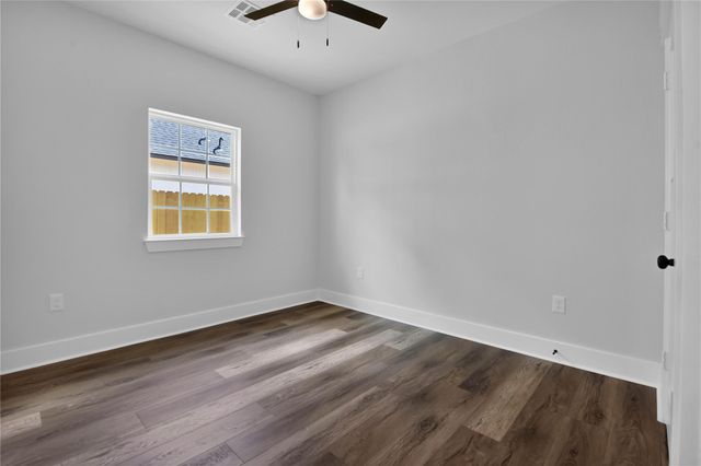 100 Bluegill Dr, Shepherd, TX 77371