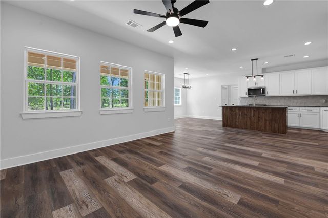 100 Bluegill Dr, Shepherd, TX 77371