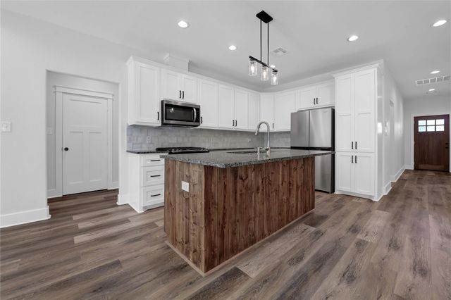 100 Bluegill Dr, Shepherd, TX 77371