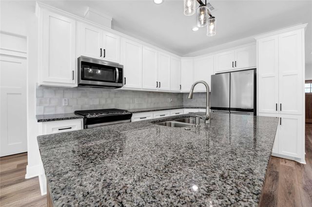 100 Bluegill Dr, Shepherd, TX 77371