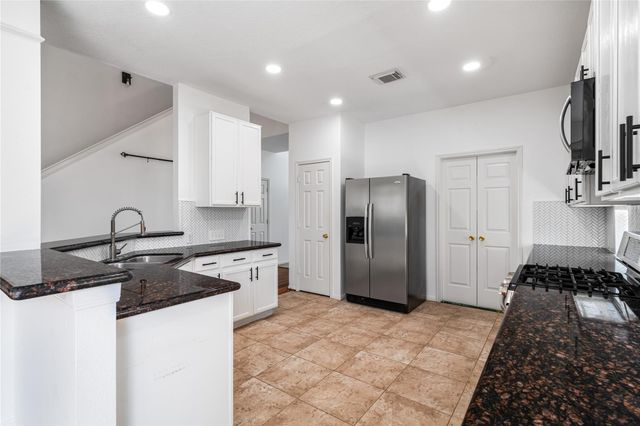 9801 Sunnycoast Lane, Pearland, TX 77584