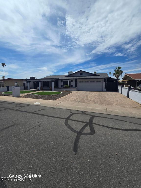 3745 W LUPINE Avenue, Phoenix, AZ 85029
