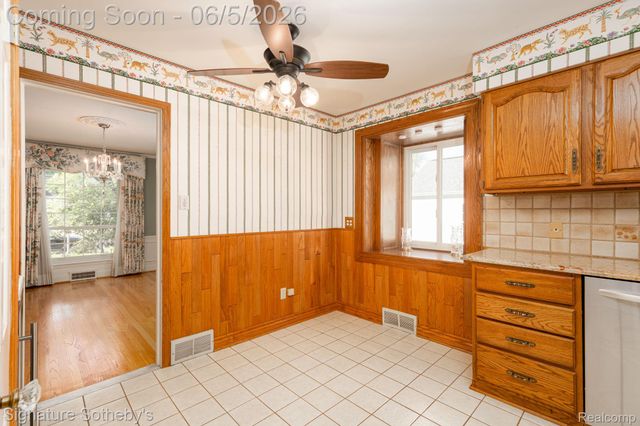 274 Hillcrest Avenue, Grosse Pointe Farms, MI 48236