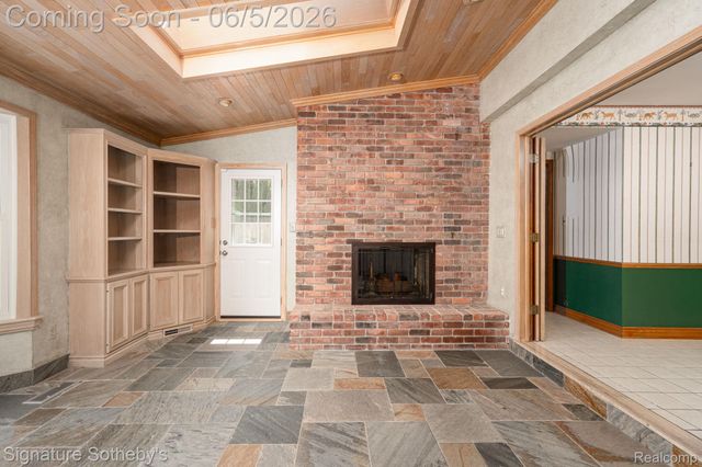 274 Hillcrest Avenue, Grosse Pointe Farms, MI 48236