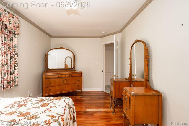 274 Hillcrest Avenue, Grosse Pointe Farms, MI 48236