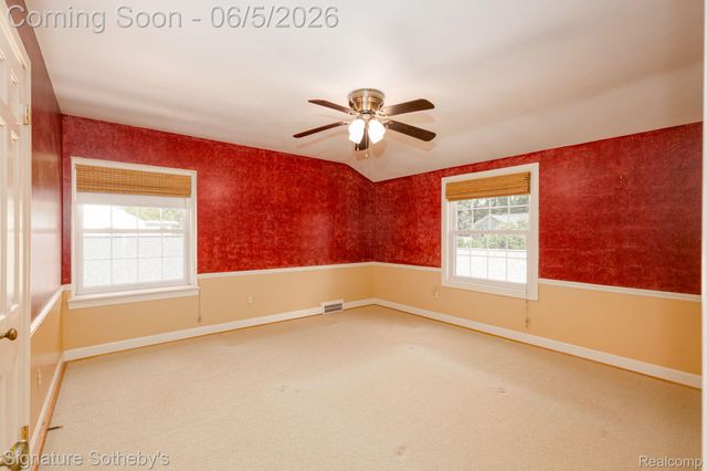 274 Hillcrest Avenue, Grosse Pointe Farms, MI 48236