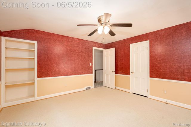 274 Hillcrest Avenue, Grosse Pointe Farms, MI 48236