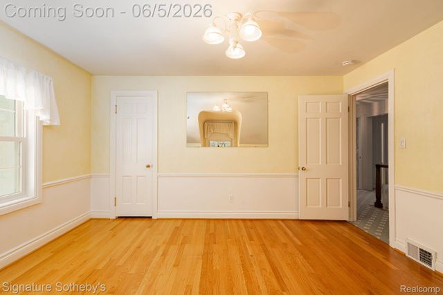 274 Hillcrest Avenue, Grosse Pointe Farms, MI 48236