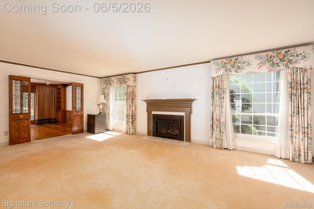 274 Hillcrest Avenue, Grosse Pointe Farms, MI 48236