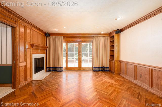 274 Hillcrest Avenue, Grosse Pointe Farms, MI 48236