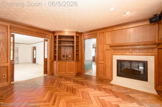 274 Hillcrest Avenue, Grosse Pointe Farms, MI 48236