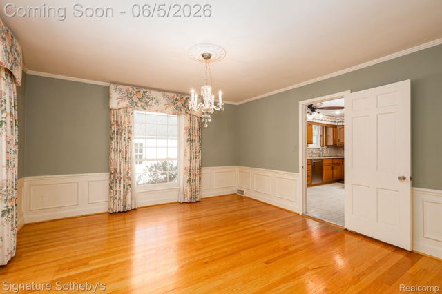 274 Hillcrest Avenue, Grosse Pointe Farms, MI 48236
