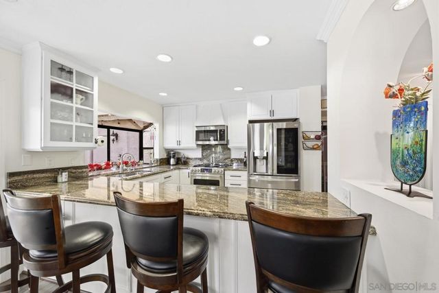 14265 Manzella, San Diego, CA 92129