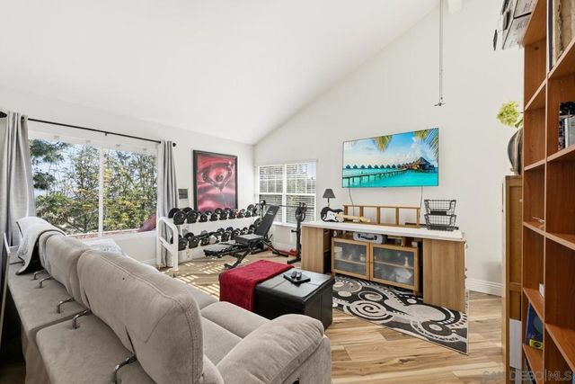 14265 Manzella, San Diego, CA 92129