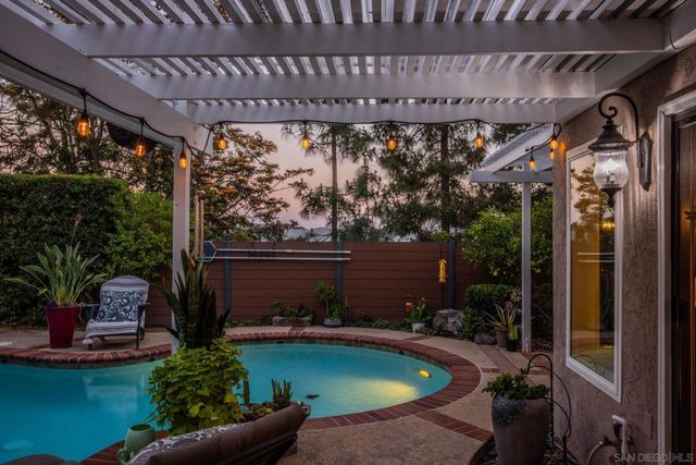 14265 Manzella, San Diego, CA 92129