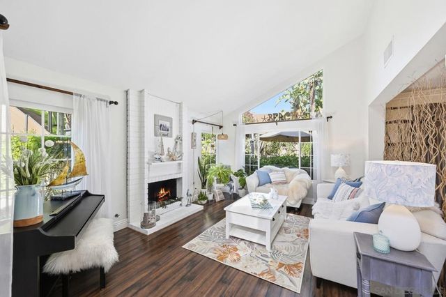 14265 Manzella, San Diego, CA 92129