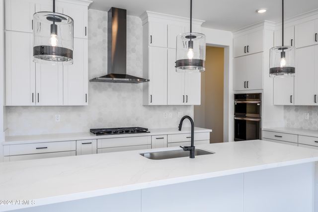 7583 W GELDING Drive, Peoria, AZ 85381