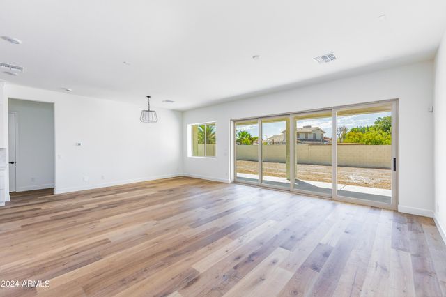 7583 W GELDING Drive, Peoria, AZ 85381