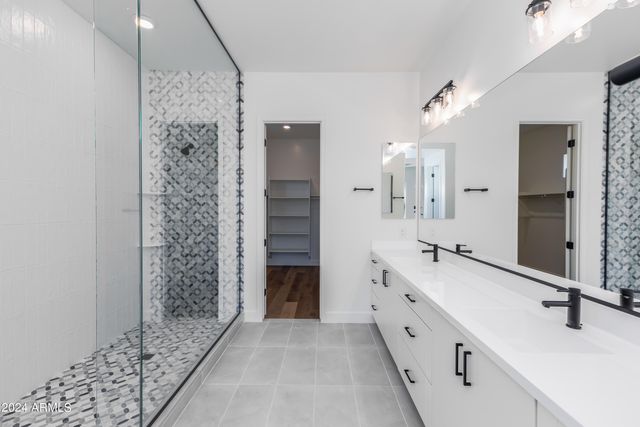 7583 W GELDING Drive, Peoria, AZ 85381